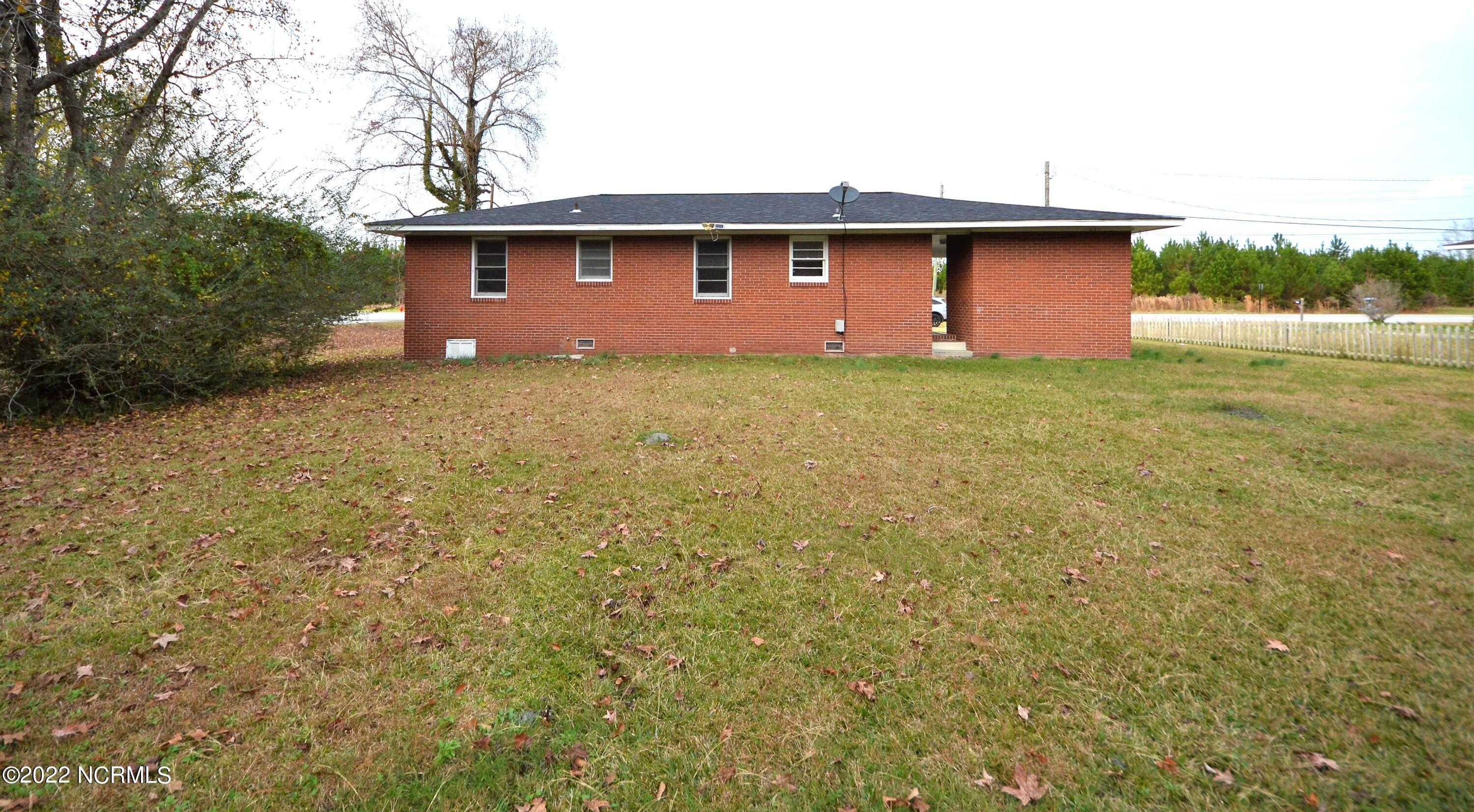 710 Country Club Road Jacksonville, NC 28546 - Photo 13 of 15 Back of 710 Country Club
