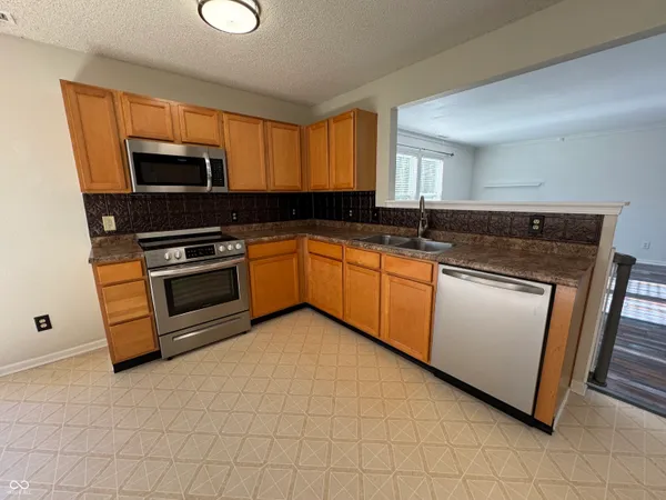 $298,500 | 9543 West Campfire Drive, Pendleton, IN 46064