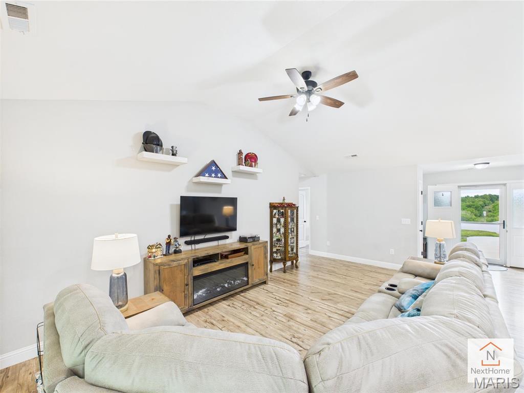 142 Ridgeview Drive St. Robert, MO 65584 - Photo 8 of 31