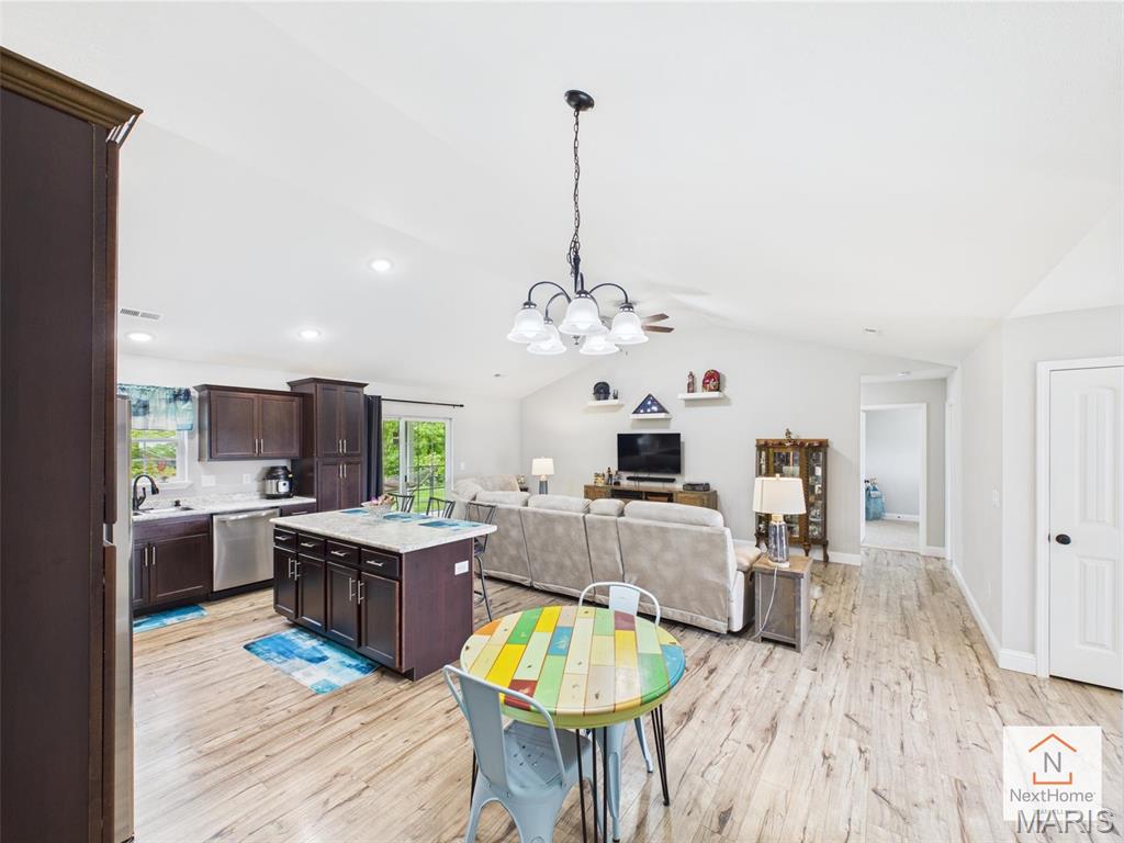 142 Ridgeview Drive St. Robert, MO 65584 - Photo 9 of 31