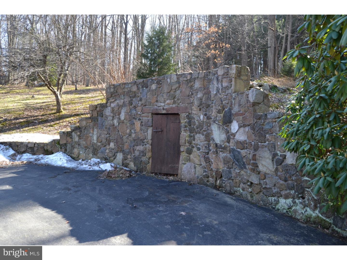 156 5 Points Road Barto, PA 19504 - Photo 4 of 25 Gallery Image 4
