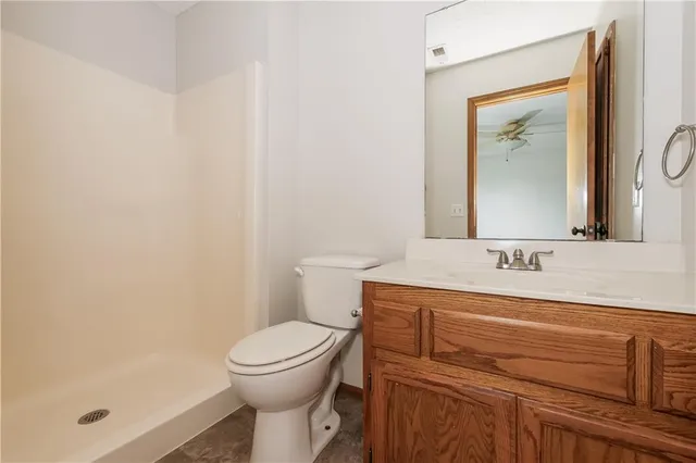 $1,945 | 809 East 15th Street, Kearney, MO 64060