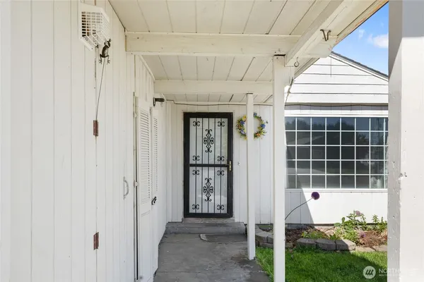 $230,000 | 832 South 2nd Avenue, Othello, WA 99344
