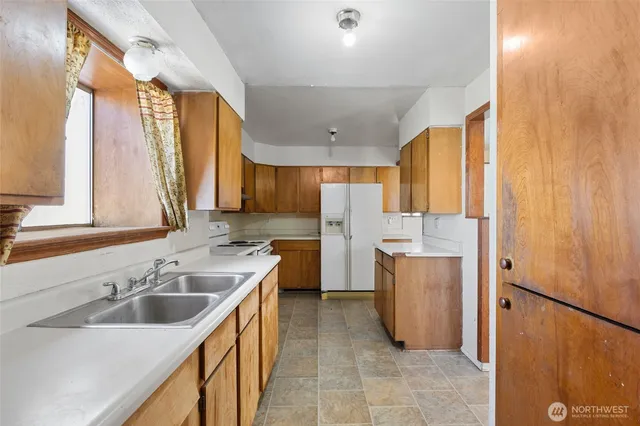 $230,000 | 832 South 2nd Avenue, Othello, WA 99344