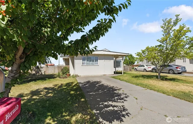 $230,000 | 832 South 2nd Avenue, Othello, WA 99344
