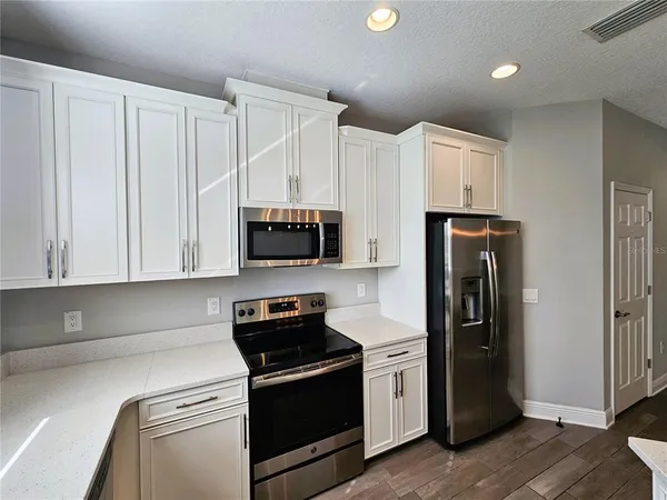 $2,300 | 30219 Southwell Lane, Wesley Chapel, FL 33543