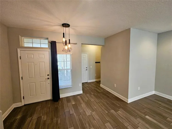 $2,300 | 30219 Southwell Lane, Wesley Chapel, FL 33543