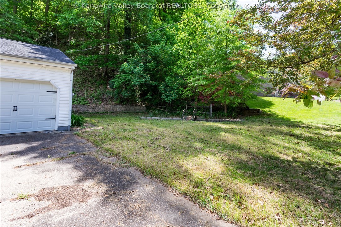 726 Lower Donnally Road Charleston, WV 25304 - Photo 11 of 39 Gallery Image 11