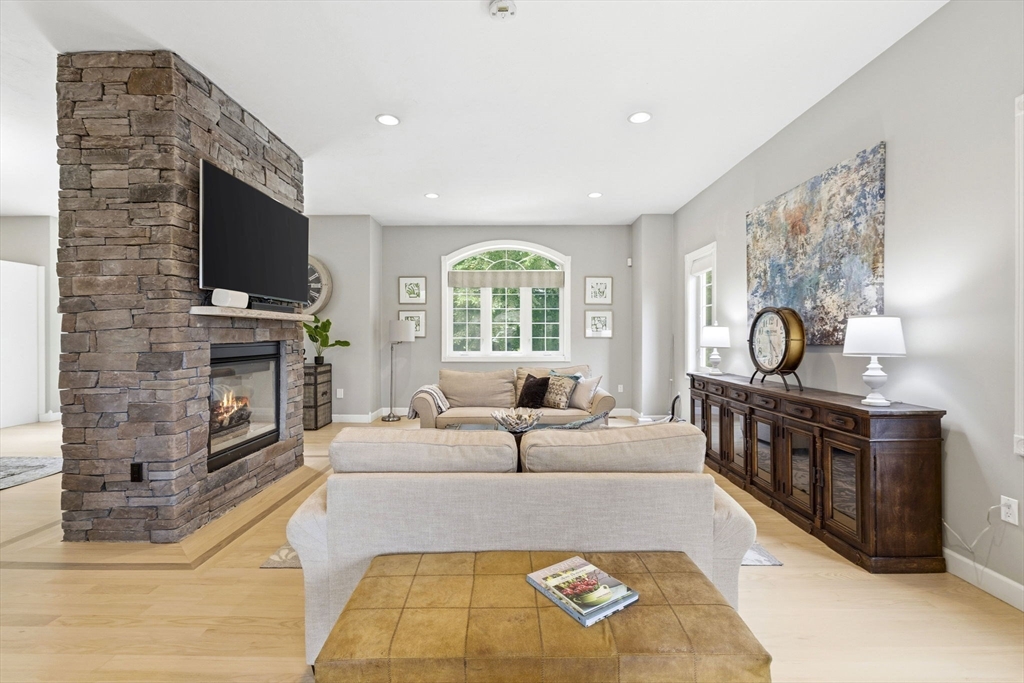 2 Bridle Path Lynnfield, MA 01940 - Photo 10 of 41