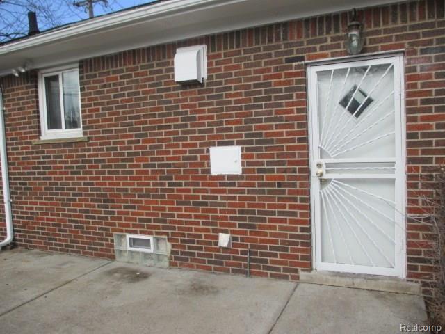 21731 Ridgedale Street Oak Park, MI 48237 - Photo 2 of 14