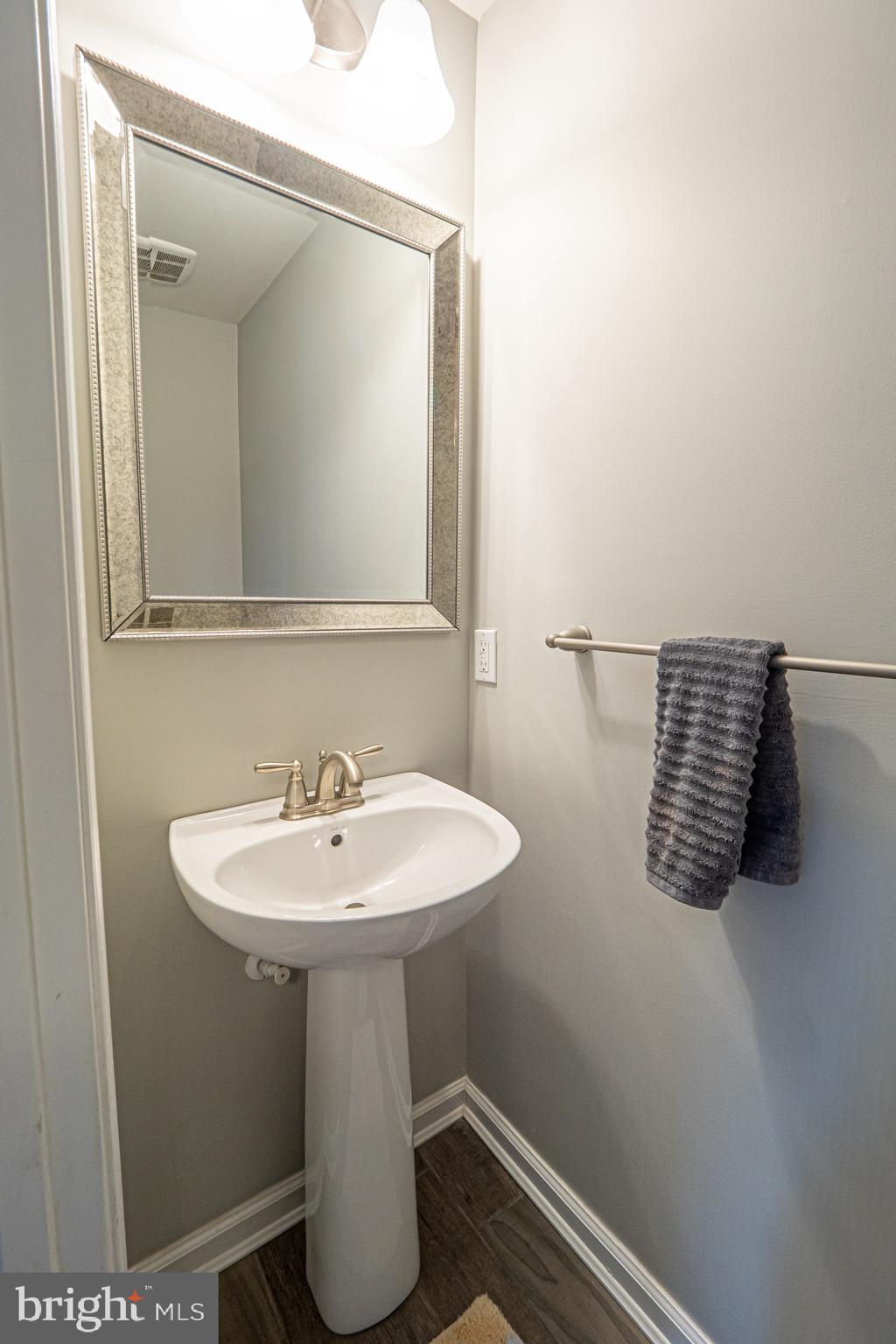 232 Ashburn Road Phoenixville, PA 19460 - Photo 7 of 33 Powder room