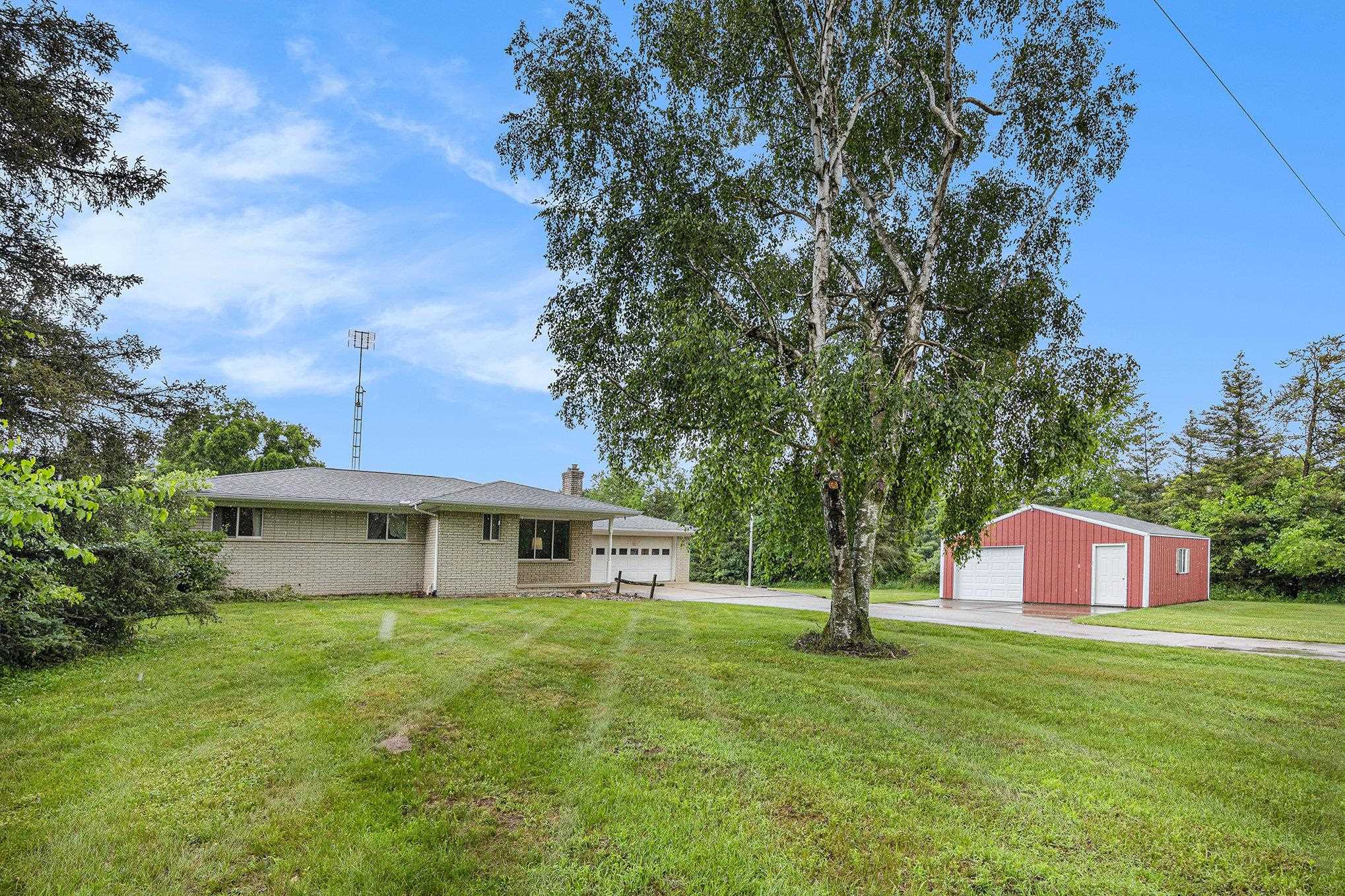 8877 Marr Road Almont, MI 48003 - Photo 5 of 35 50179938-edcb563b-e7ae-46de-b01c-d57f743d8d80.JPG