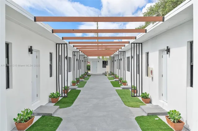 $1,525 | 1946 Pierce Street, Unit 6, Hollywood, FL 33020