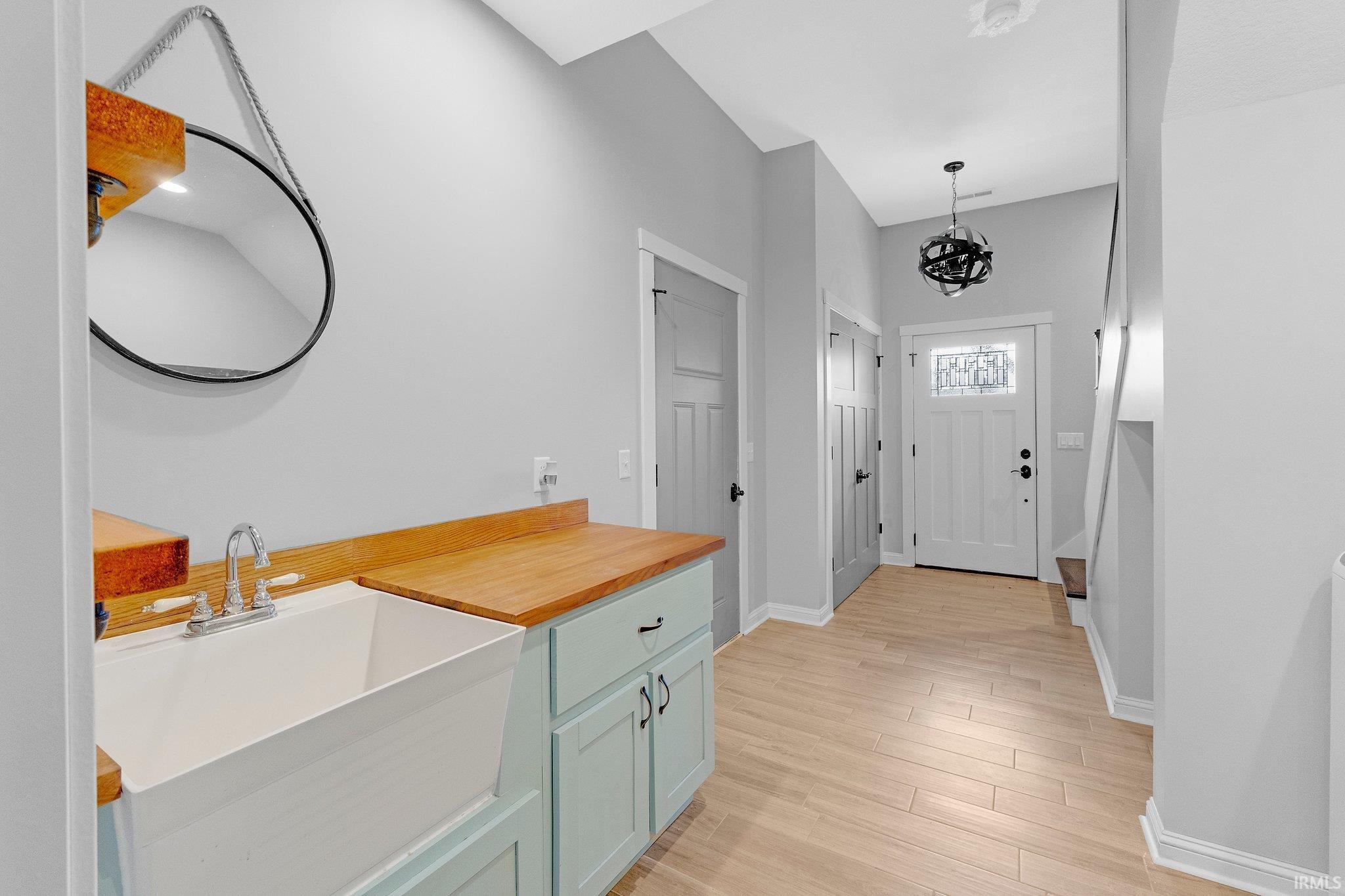 8125 Rothman Road Fort Wayne, IN 46835 - Photo 6 of 36