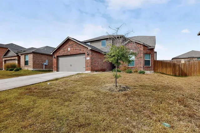 a house view with a outdoor space