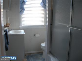 28 Stanford Road Cherry Hill, NJ 08034 - Photo 8 of 10 Gallery Image 8