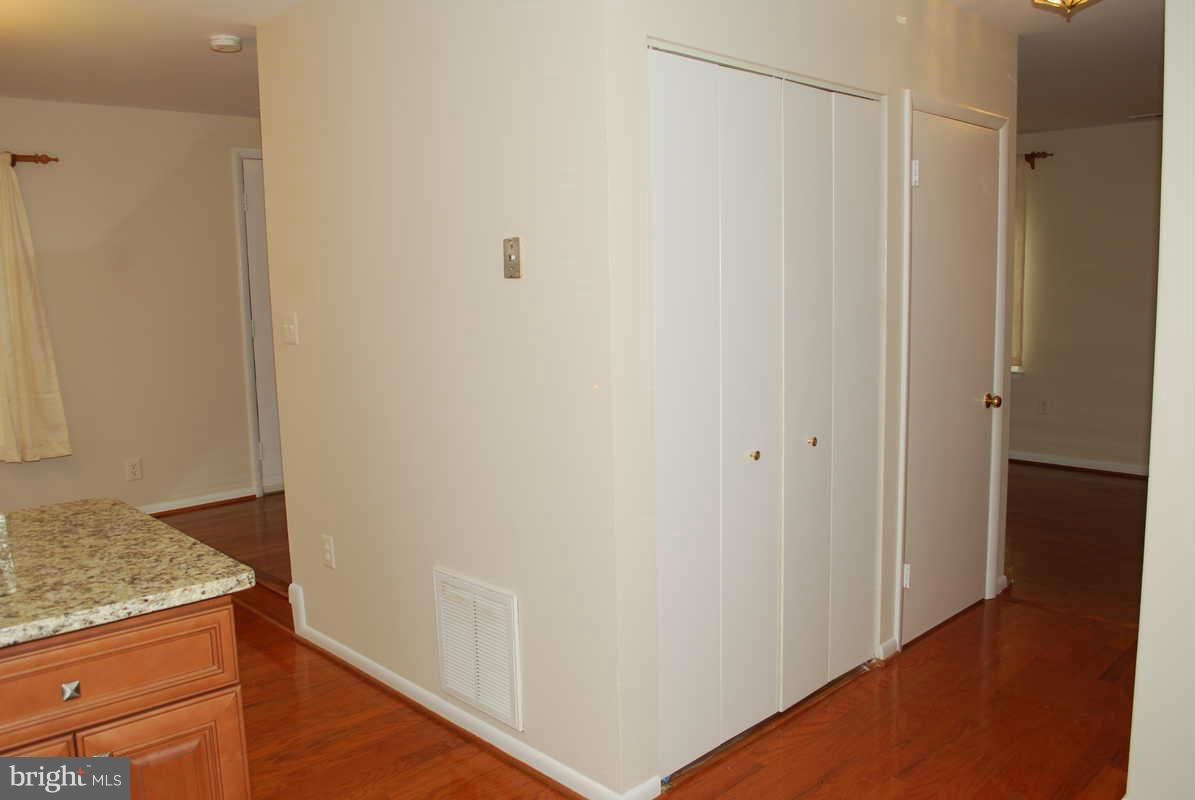 2220 Gunsmith Square Reston, VA 20191 - Photo 7 of 22 Interior (General)