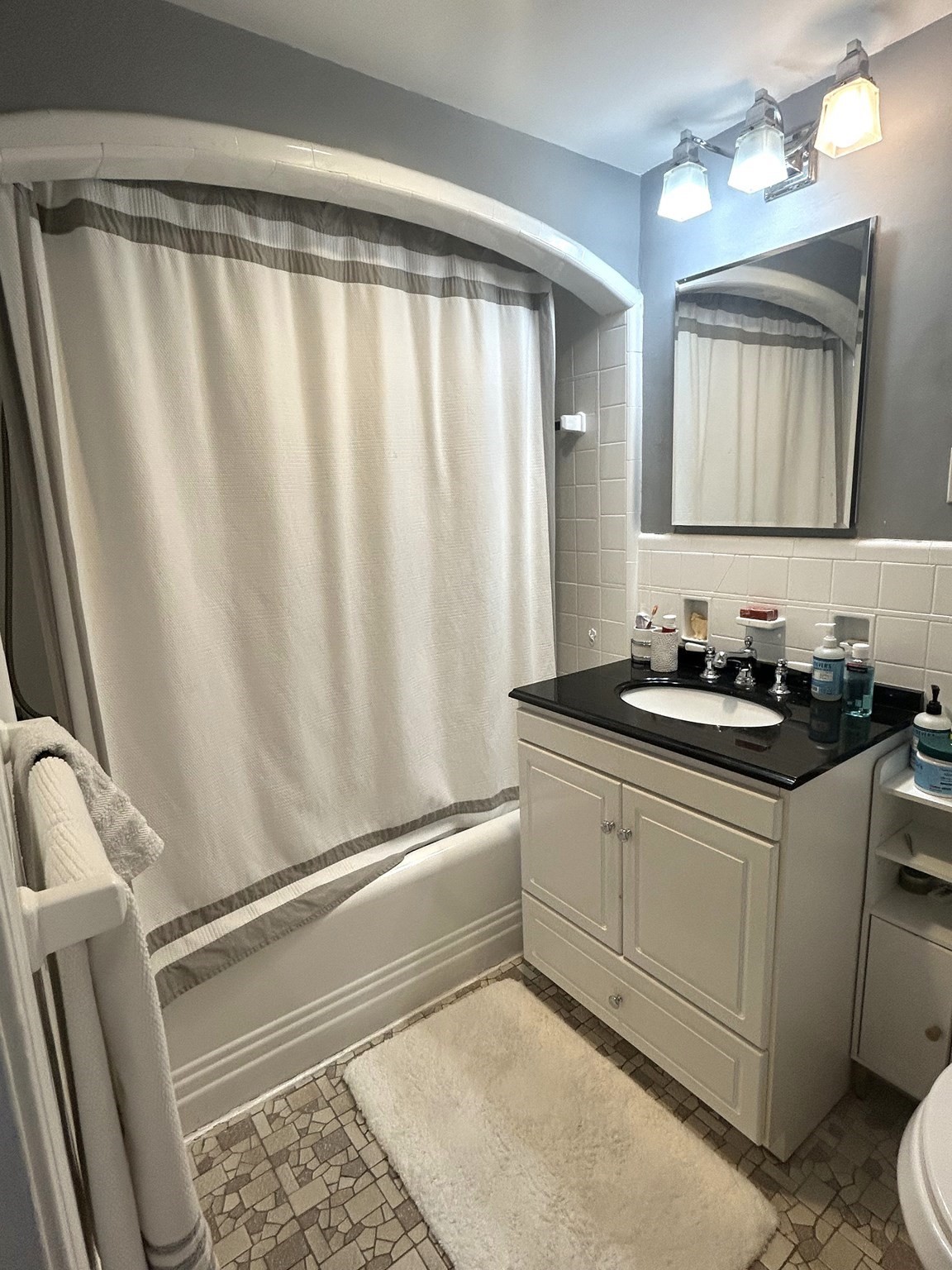11 Hallron Road, Unit 11 Newton, MA 02462 - Photo 16 of 20 Gallery Image 16