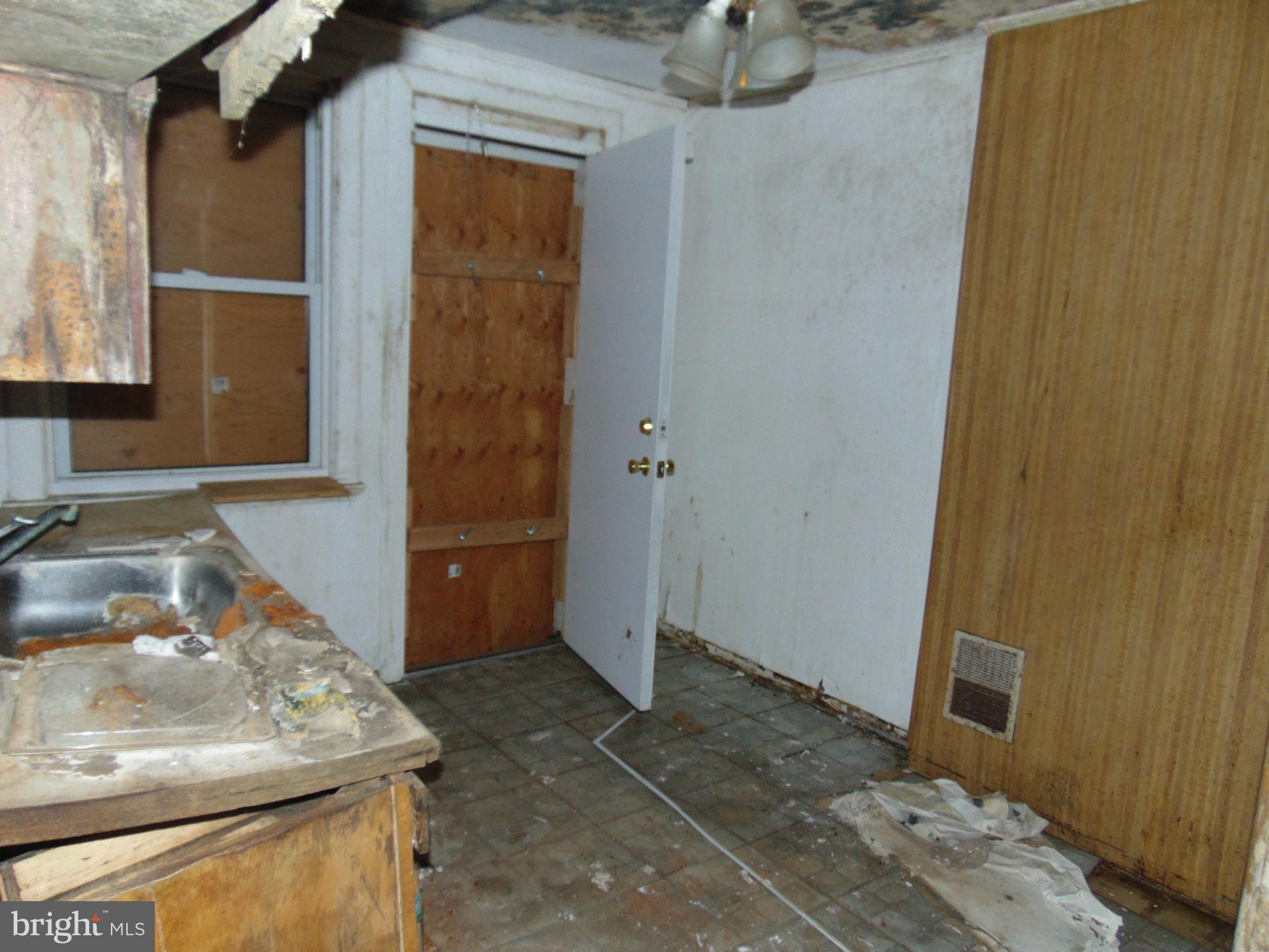 1675 Alabama Road Camden, NJ 08104 - Photo 8 of 14