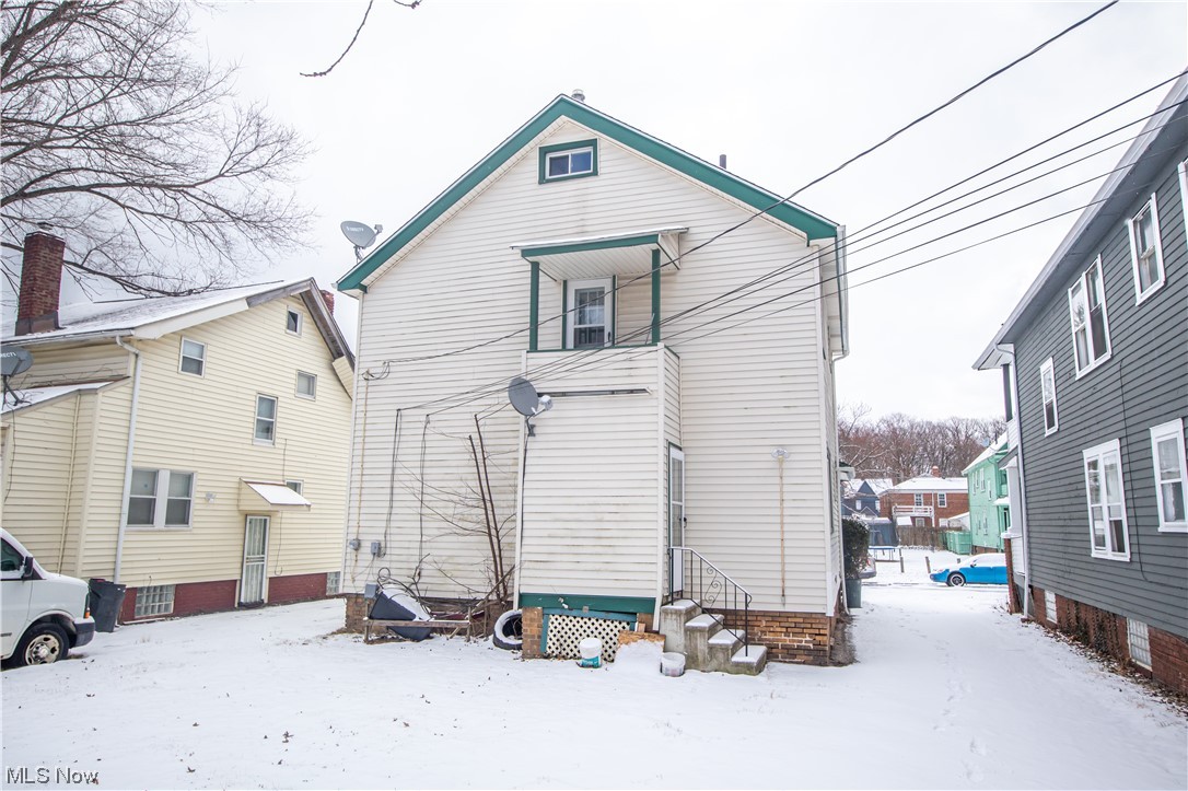 16315 Nela View Road Cleveland, OH 44112 - Photo 5 of 24 View of snow covered property