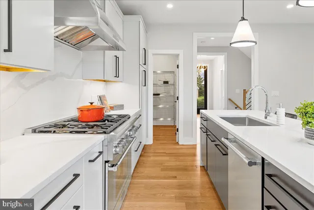 $8,000 | 71 Maple Street, Princeton, NJ 08542