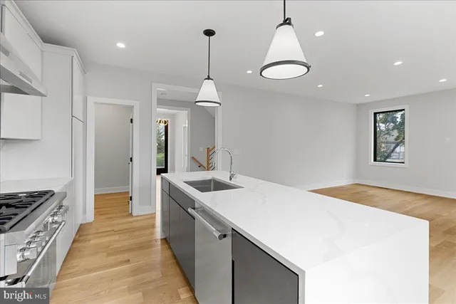 $8,000 | 71 Maple Street, Princeton, NJ 08542