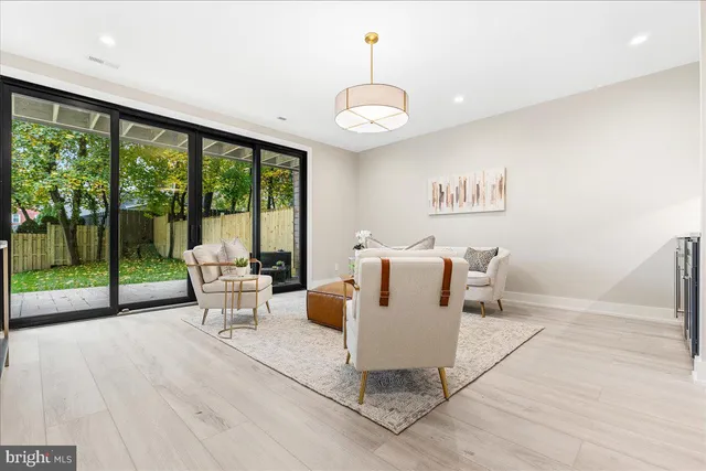 $8,000 | 71 Maple Street, Princeton, NJ 08542