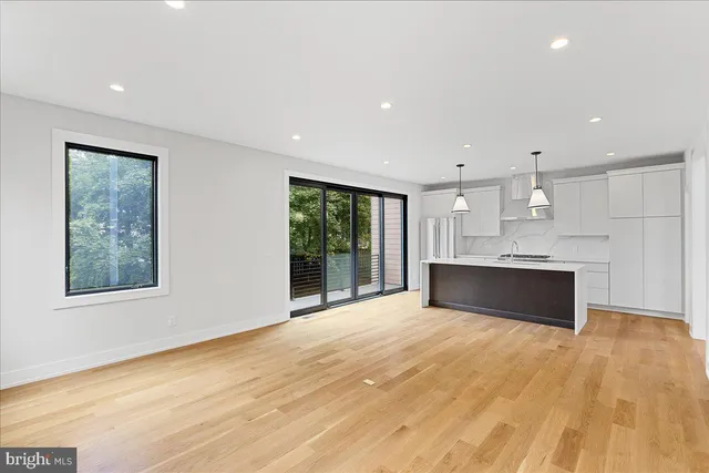 $8,000 | 71 Maple Street, Princeton, NJ 08542