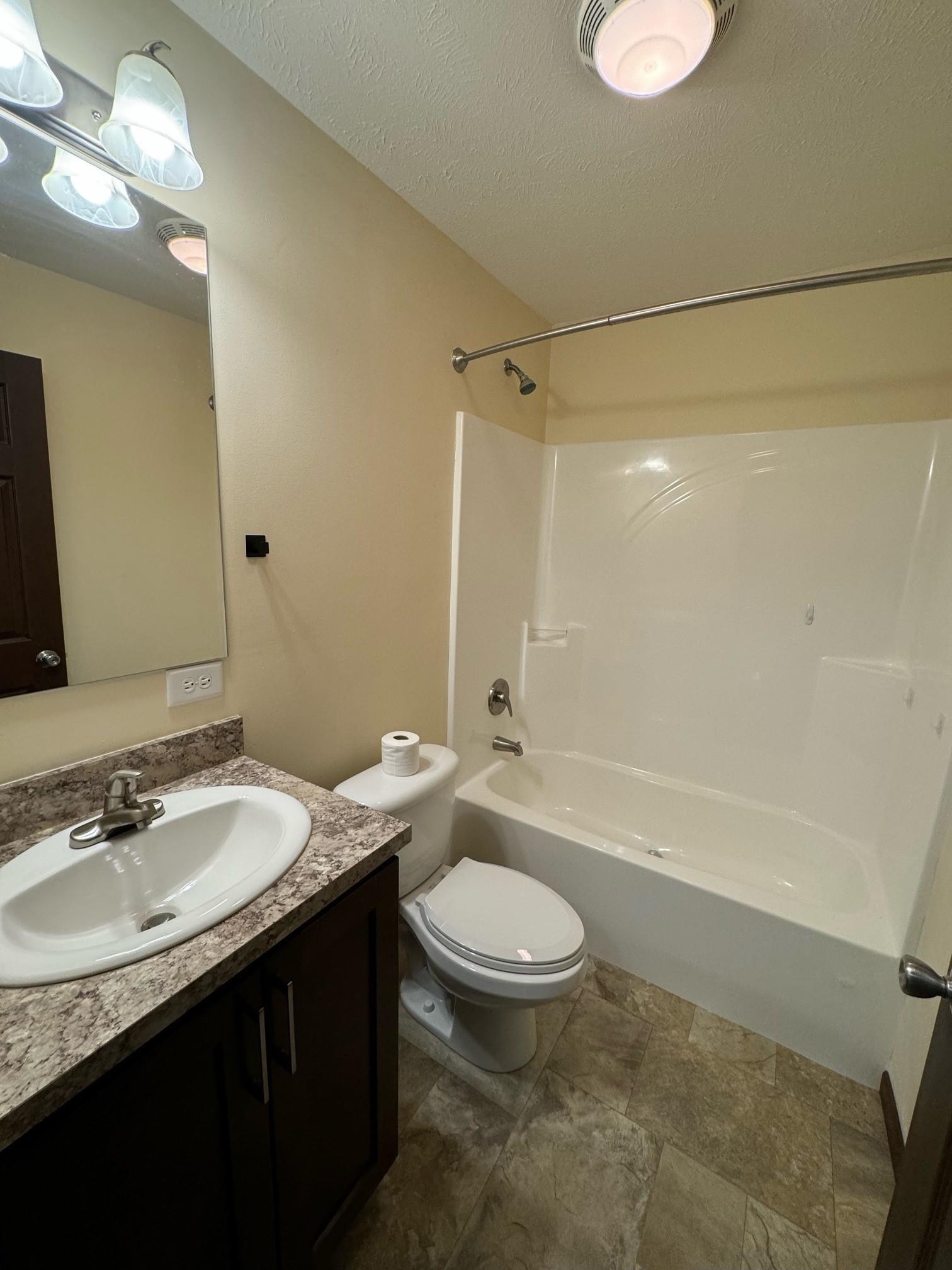 135 East Maple Street, Unit 135 Reedsburg, WI 53959 - Photo 9 of 40