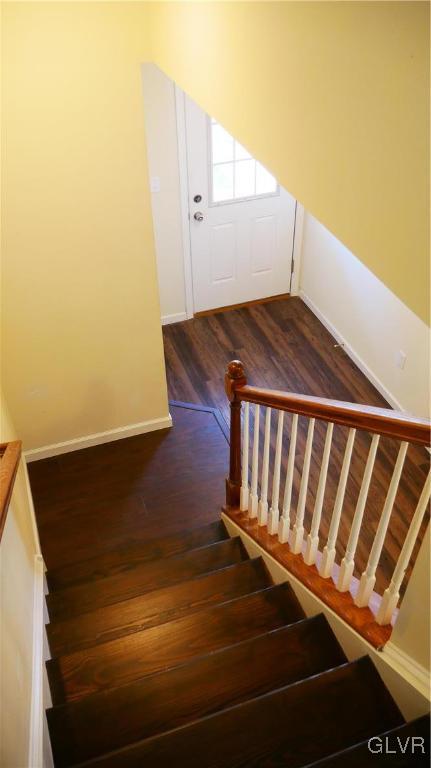 2266 Rising Hill Road Whitehall, PA 18052 - Photo 4 of 24 Gallery Image 4