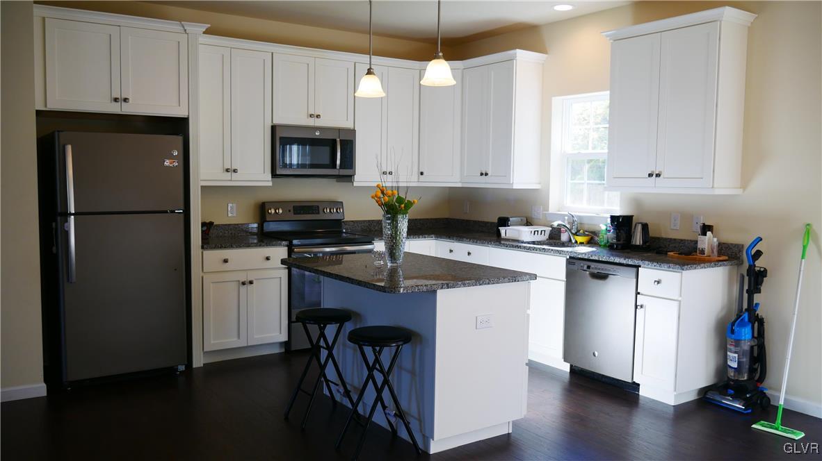 2266 Rising Hill Road Whitehall, PA 18052 - Photo 5 of 24 Gallery Image 5