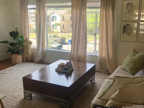 $1,300 | 420 Bryn Mawr Drive, San Antonio, TX 78209