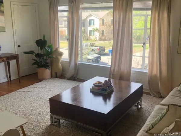 $1,300 | 420 Bryn Mawr Drive, San Antonio, TX 78209