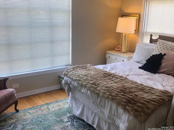 $1,300 | 420 Bryn Mawr Drive, San Antonio, TX 78209