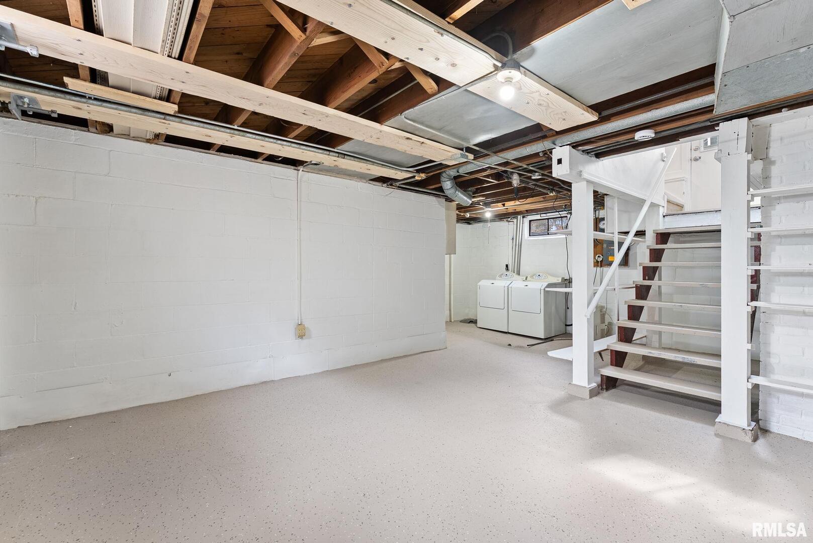 511 Waverly Road Davenport, IA 52804 - Photo 16 of 24 Gallery Image 16
