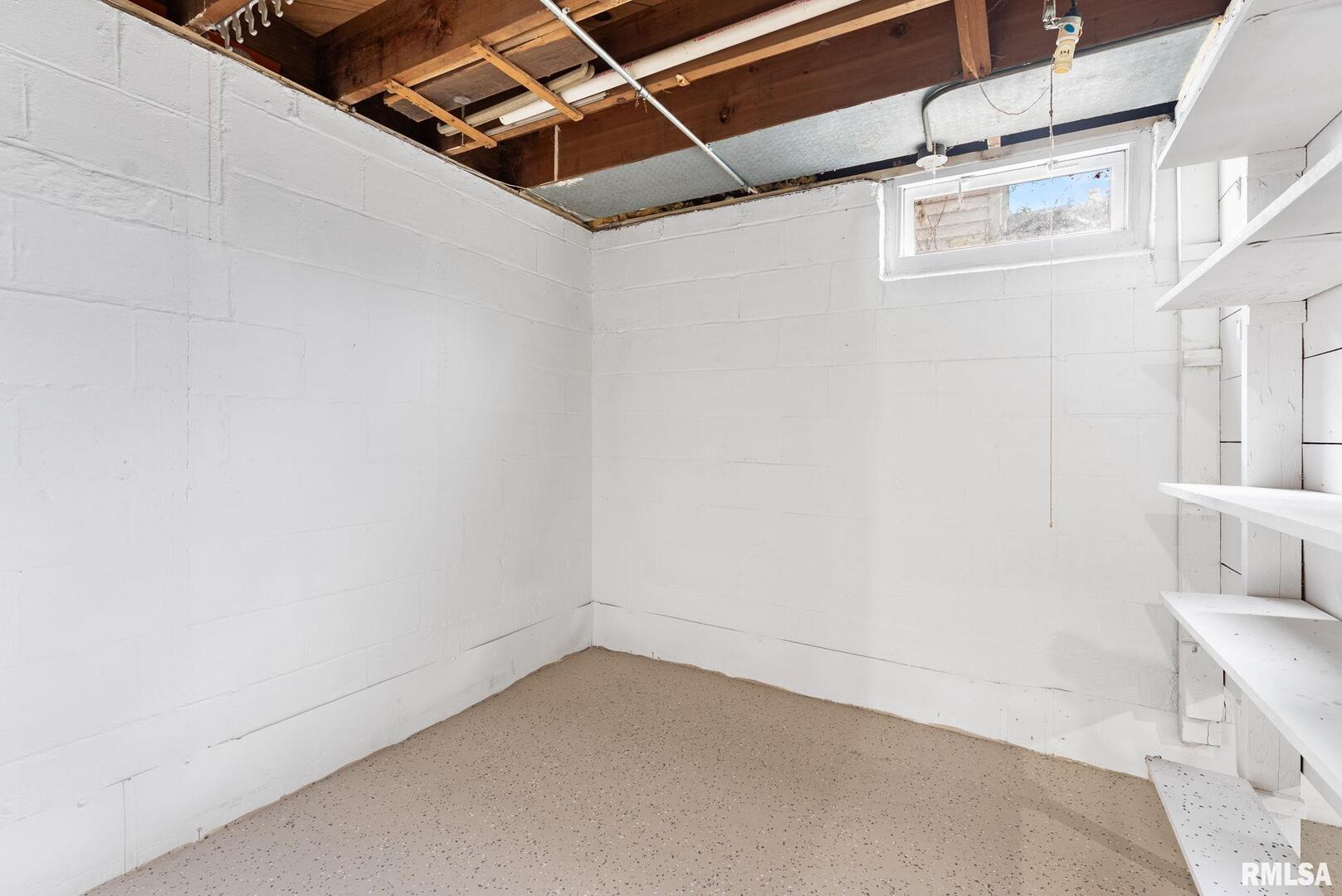 511 Waverly Road Davenport, IA 52804 - Photo 18 of 24 Gallery Image 18