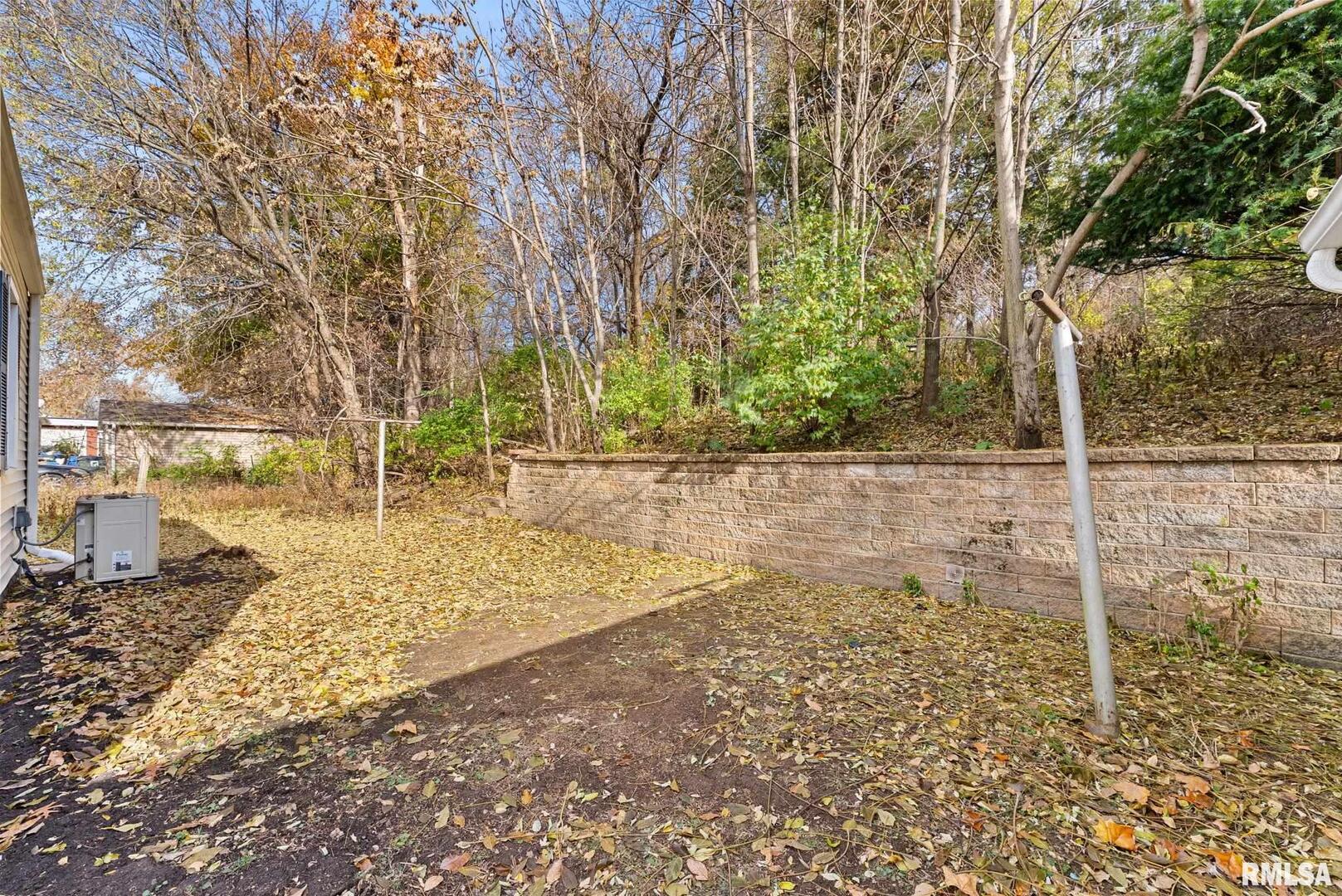 511 Waverly Road Davenport, IA 52804 - Photo 20 of 24 Gallery Image 20