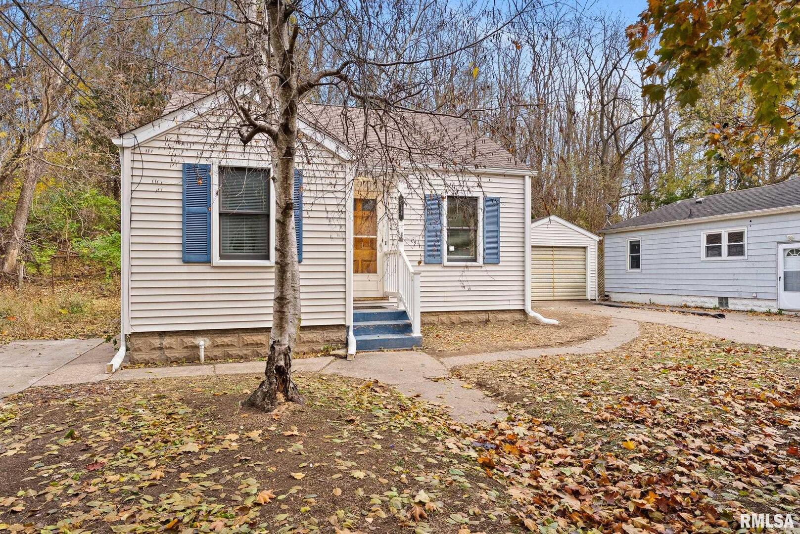 511 Waverly Road Davenport, IA 52804 - Photo 3 of 24 Gallery Image 3
