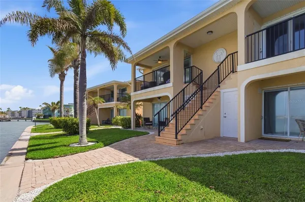 $447,000 | 2675 St Joseph Drive East, Unit D, Dunedin, FL 34698