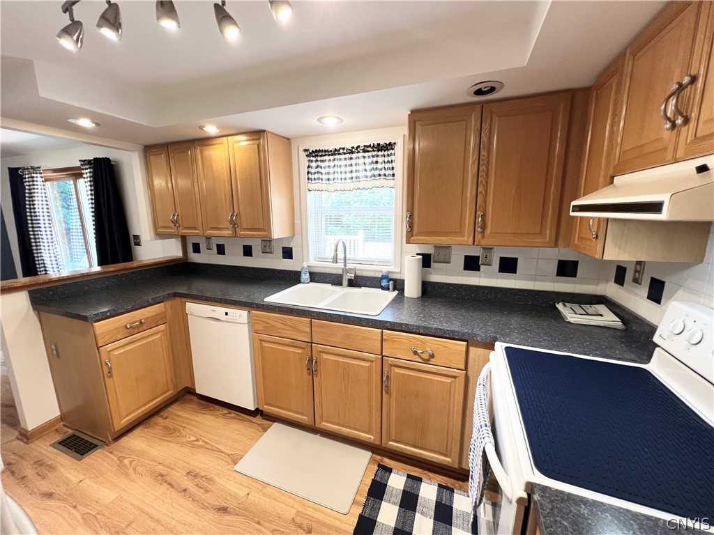 406 Middle Road Scriba, NY 13126 - Photo 11 of 33