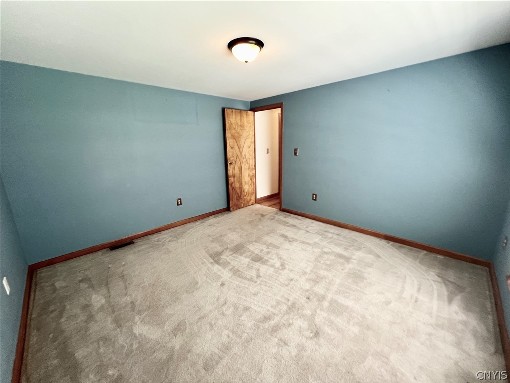 406 Middle Road Scriba, NY 13126 - Photo 21 of 33