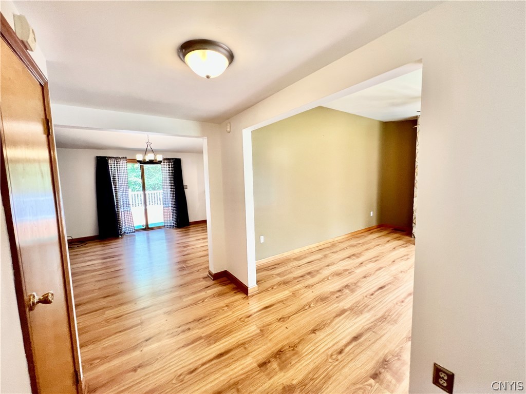 406 Middle Road Scriba, NY 13126 - Photo 3 of 33