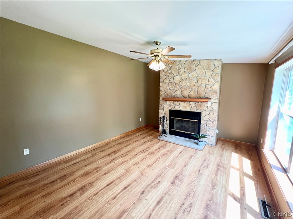 406 Middle Road Scriba, NY 13126 - Photo 5 of 33