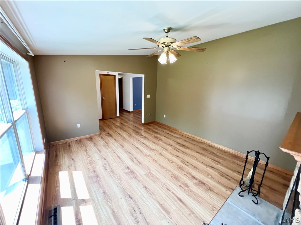 406 Middle Road Scriba, NY 13126 - Photo 6 of 33