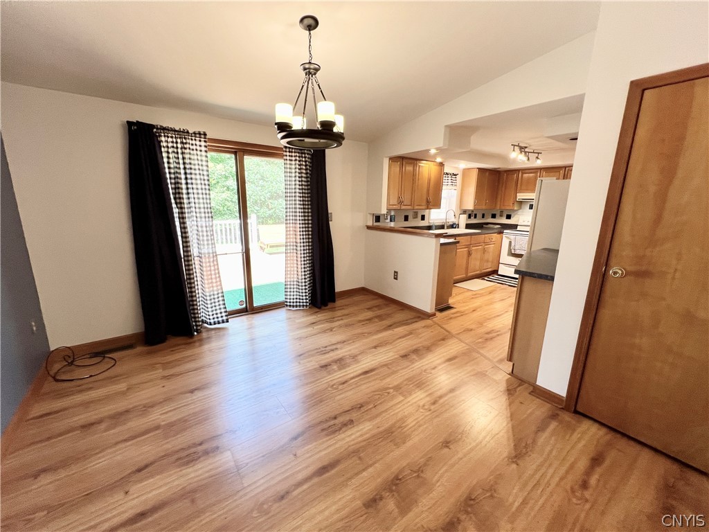 406 Middle Road Scriba, NY 13126 - Photo 7 of 33