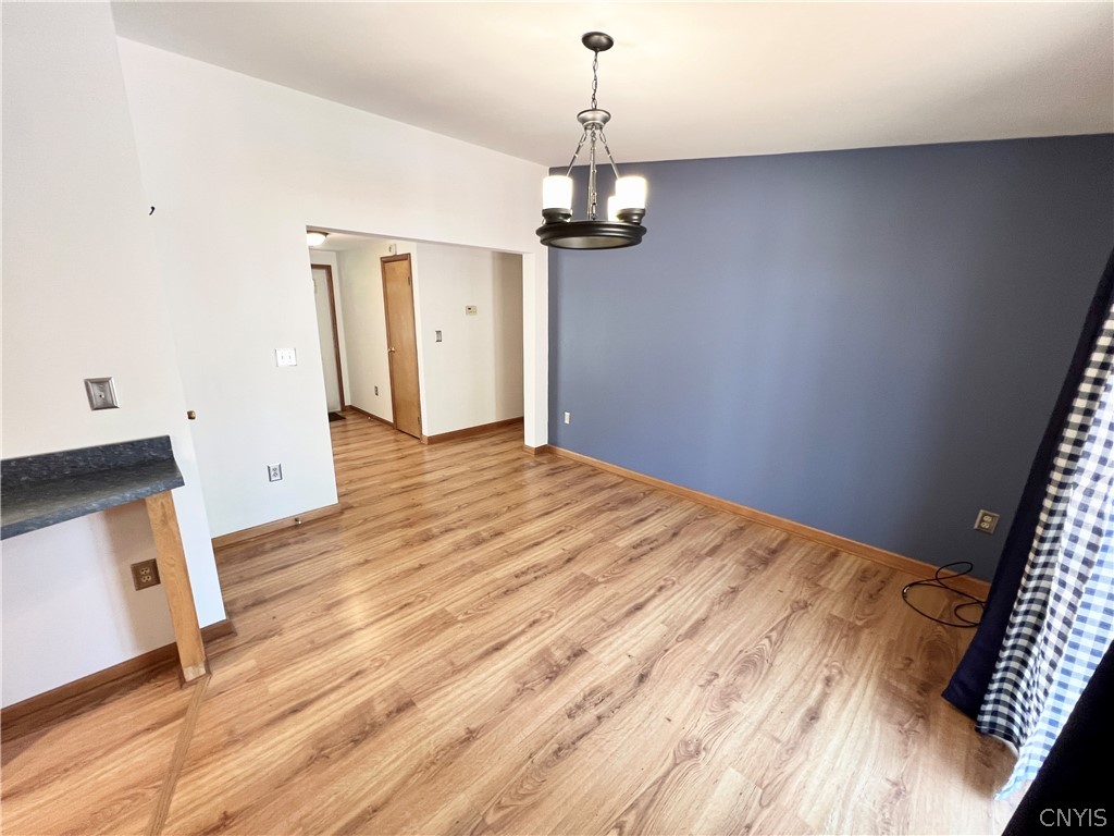 406 Middle Road Scriba, NY 13126 - Photo 8 of 33