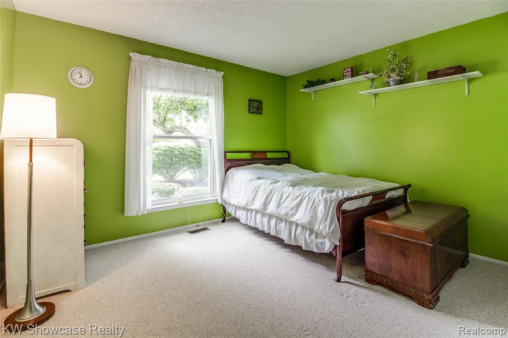 998 Hadley Road Rochester Hills, MI 48307 - Photo 37 of 42