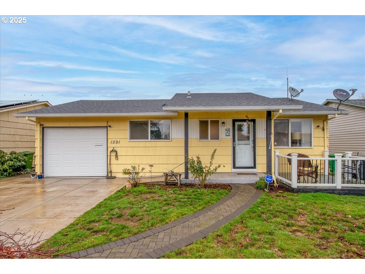 1591 Rainier Road Woodburn, OR 97071 - Photo 1 of 23 Gallery Image 1