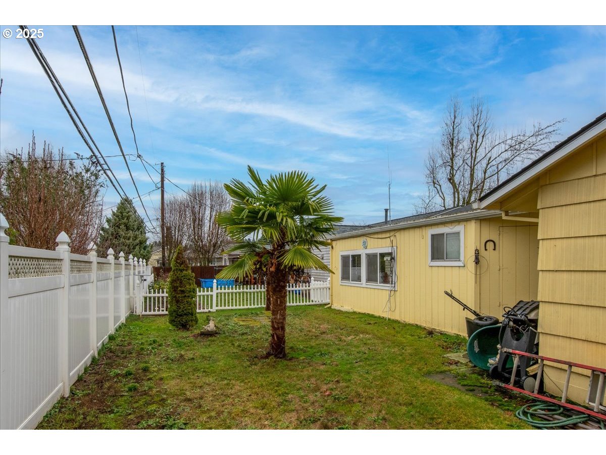 1591 Rainier Road Woodburn, OR 97071 - Photo 18 of 23 Gallery Image 18
