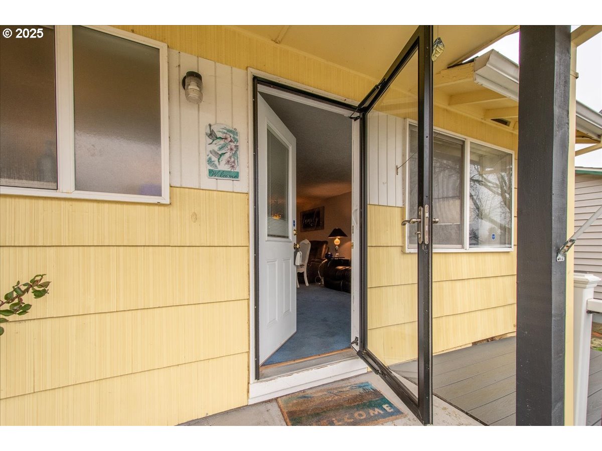 1591 Rainier Road Woodburn, OR 97071 - Photo 2 of 23 Gallery Image 2